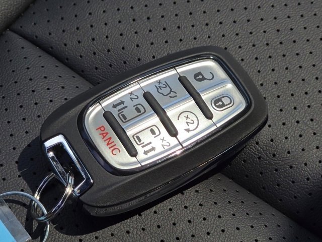 2026 Chrysler Pacifica photo 29