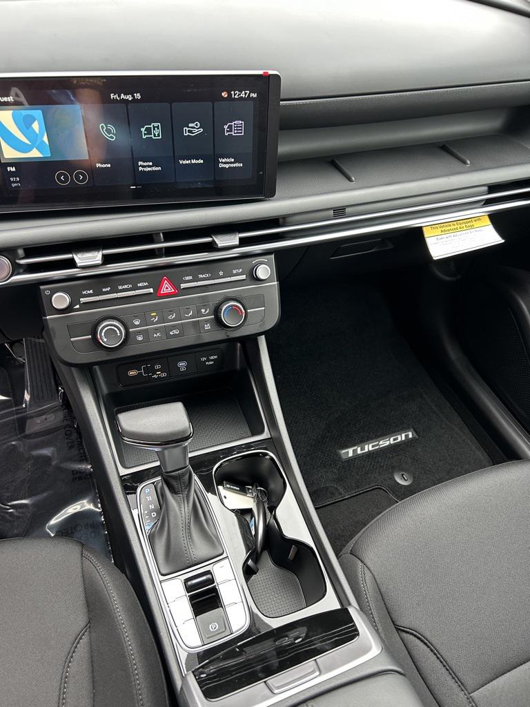 2025 Hyundai Tucson SE photo 19