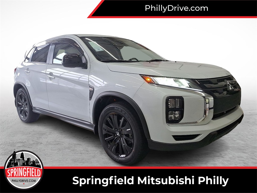 2025 Mitsubishi Outlander Sport LE's photo