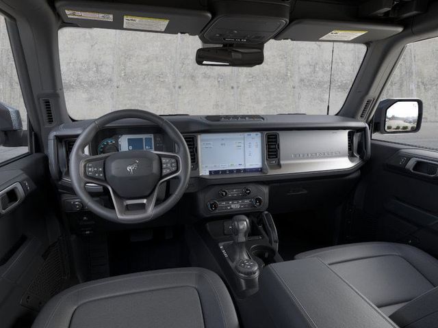 2025 Ford Bronco Outer Banks photo 4