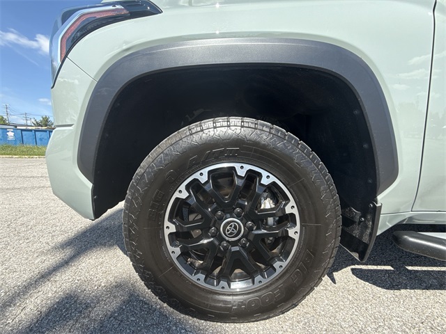 2022 Toyota Tundra SR5 CrewMax photo 10