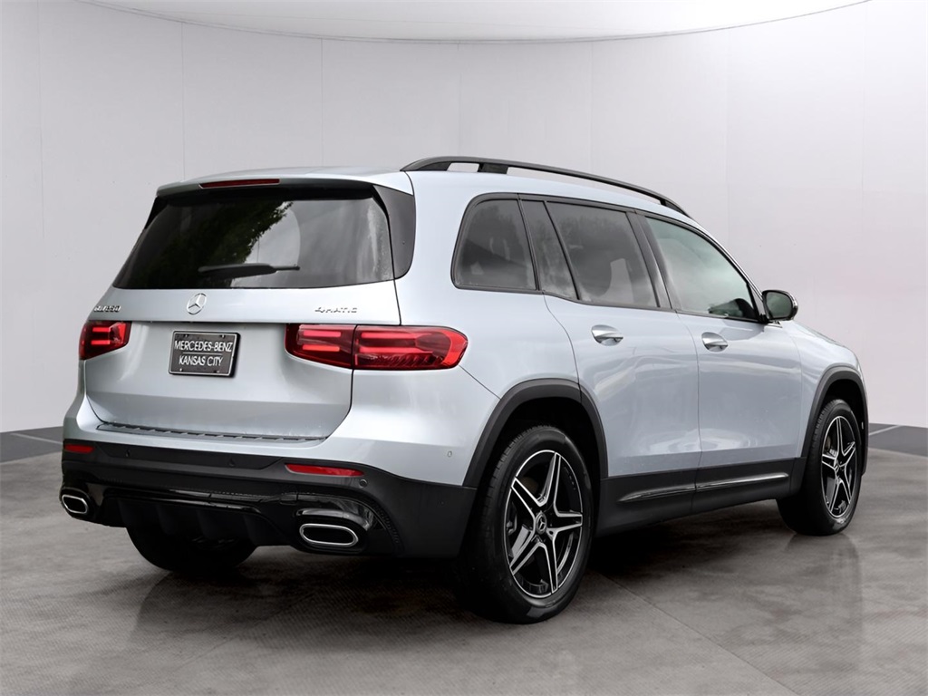2025 Mercedes Benz GLB 250 4MATIC photo 4