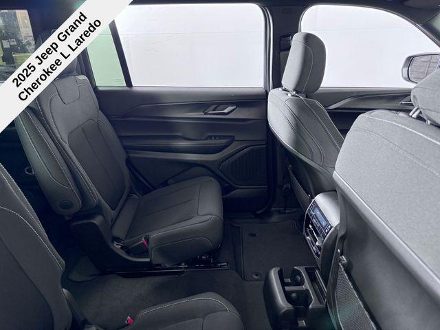 2025 Jeep Grand Cherokee Laredo X photo 22