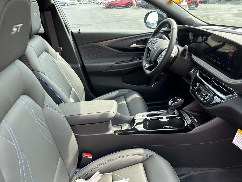 2025 Buick Envista ST photo 19