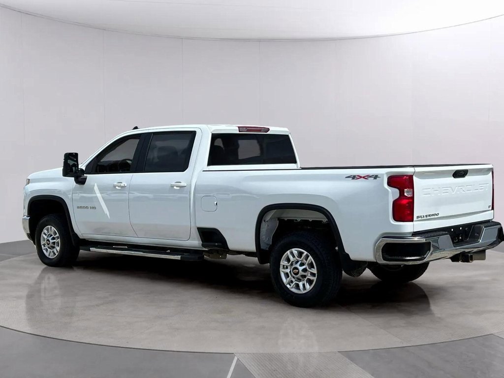 2024 Chevrolet Silverado 2500HD LT photo 3