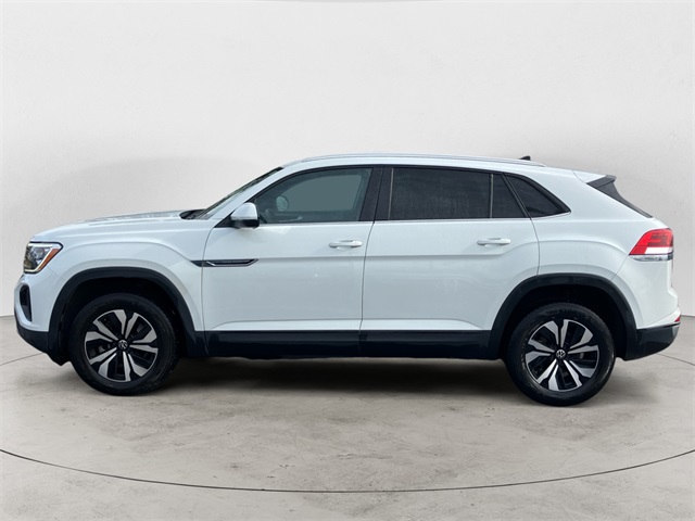 2024 Volkswagen Atlas Cross Sport SE photo 2