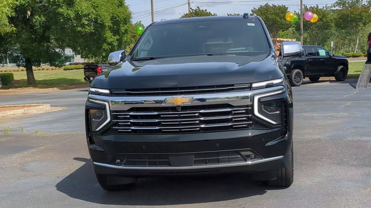 2025 Chevrolet Tahoe Premier photo 3