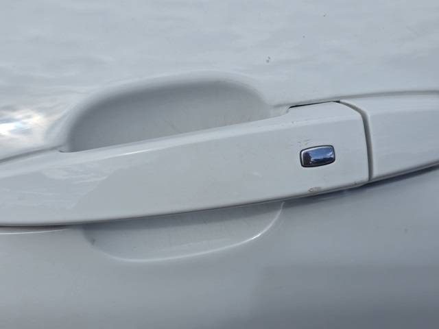 2023 Chevrolet Equinox LS photo 2