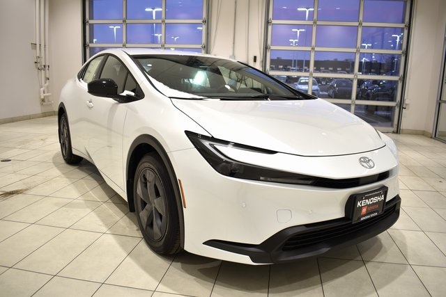 2026 Toyota Prius LE's photo