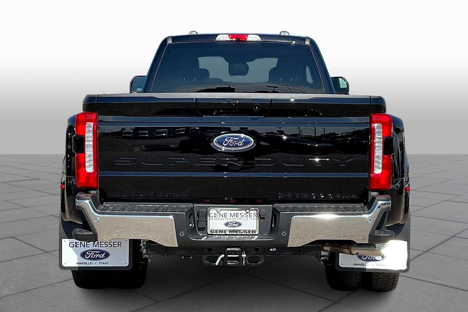 2026 Ford F-450 Lariat photo 4