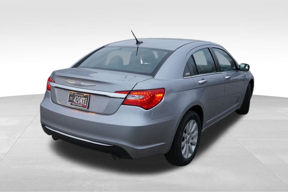 2013 Chrysler 200 Limited photo 3