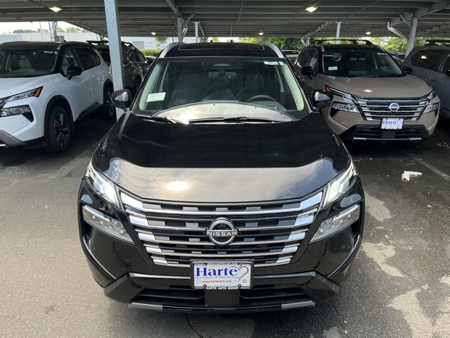 2025 Nissan Rogue Platinum photo 2