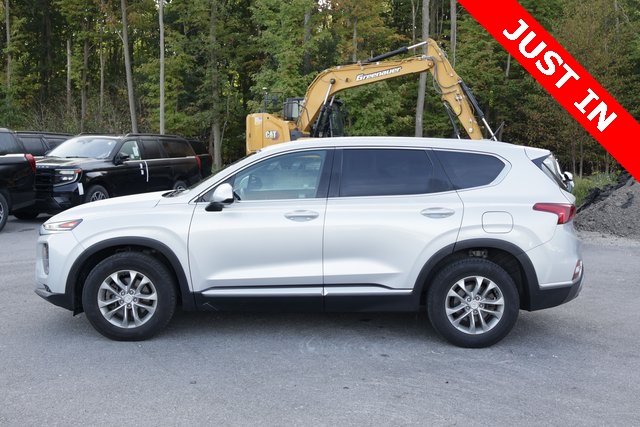 2020 Hyundai Santa Fe SE photo 4
