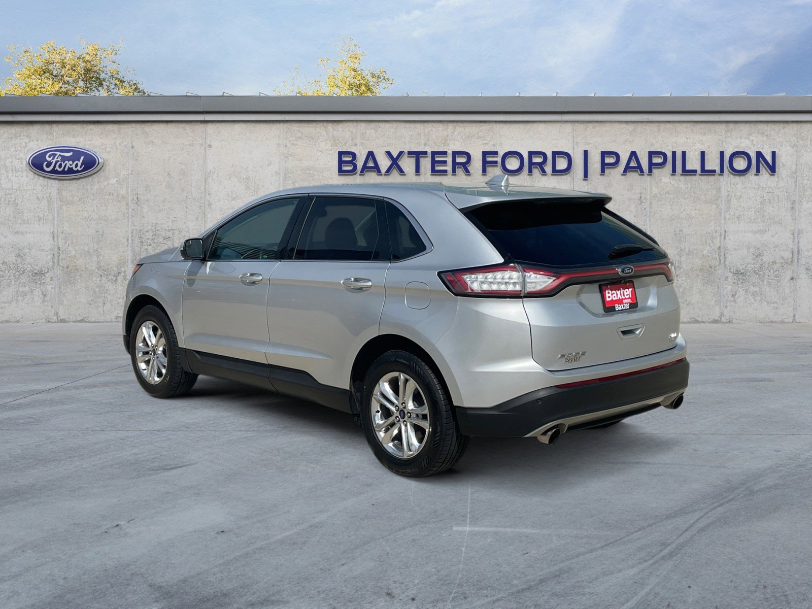 2018 Ford Edge SEL photo 2