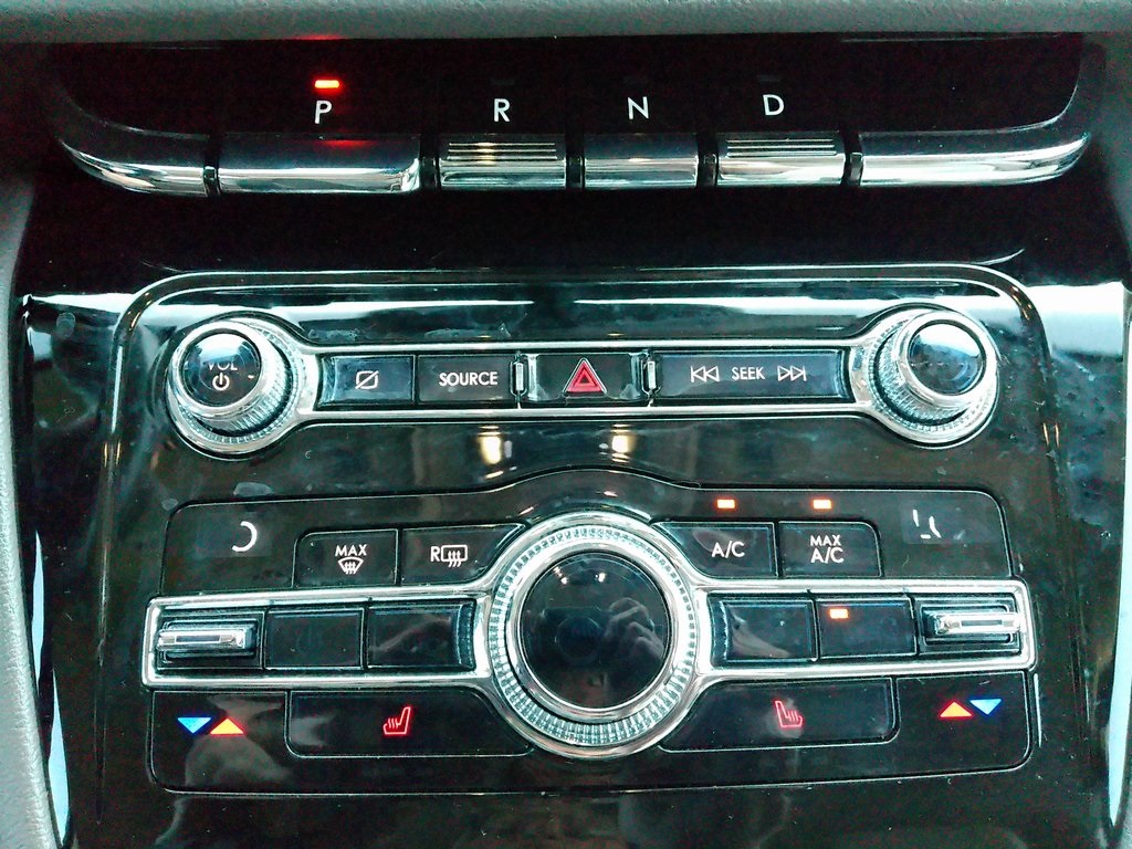 2020 Lincoln Corsair Standard photo 31