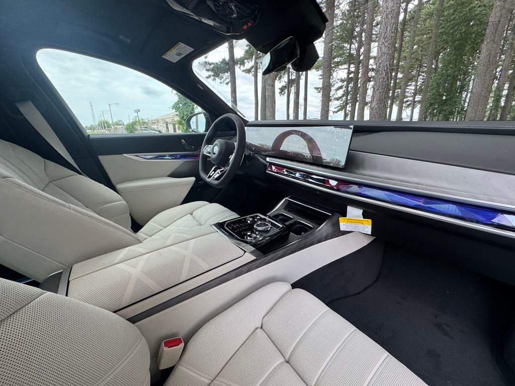 2025 Bmw 740i photo 16