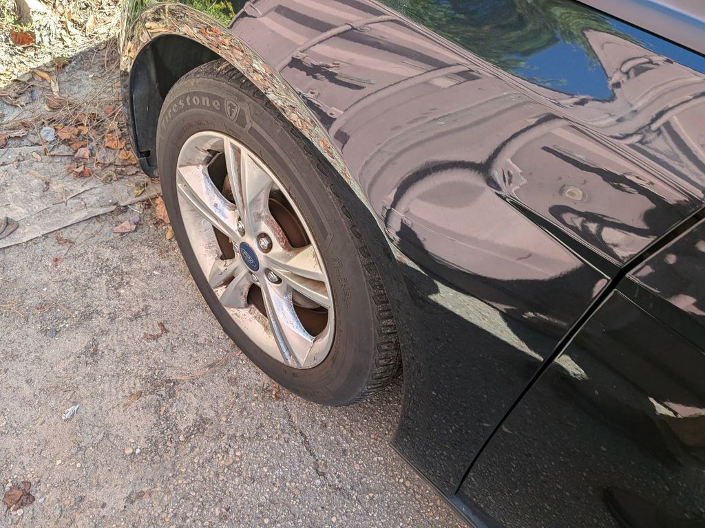 2014 Ford Focus SE photo 3