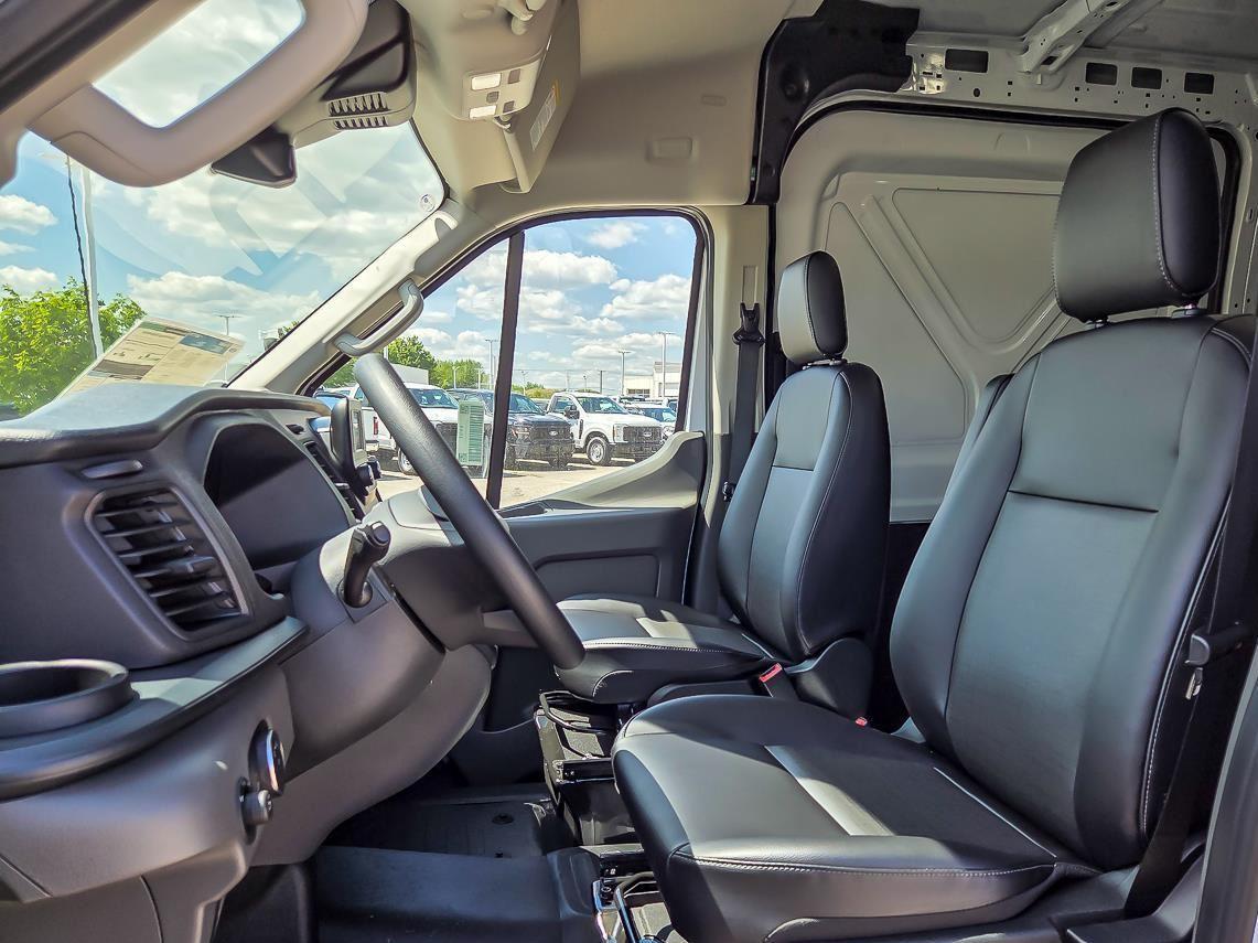 2025 Ford Transit Cargo Van photo 4