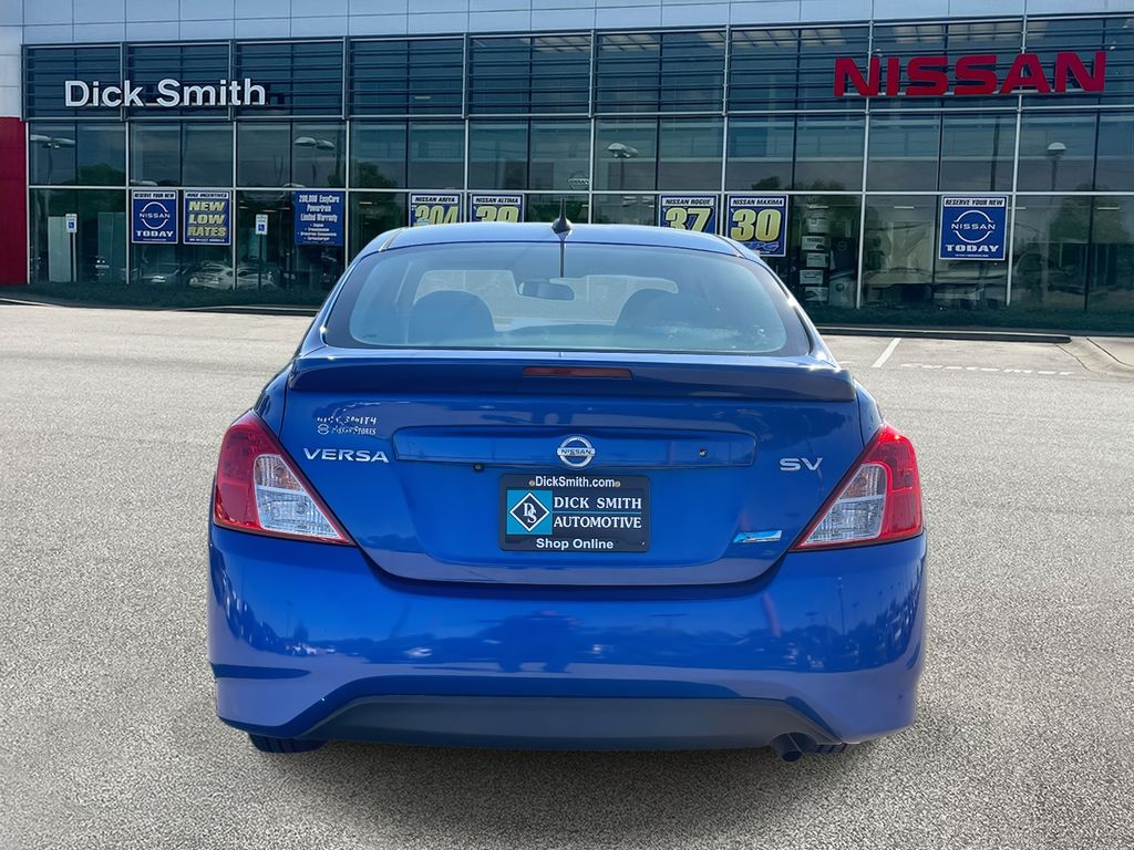 2015 Nissan Versa 1.6 SV photo 4