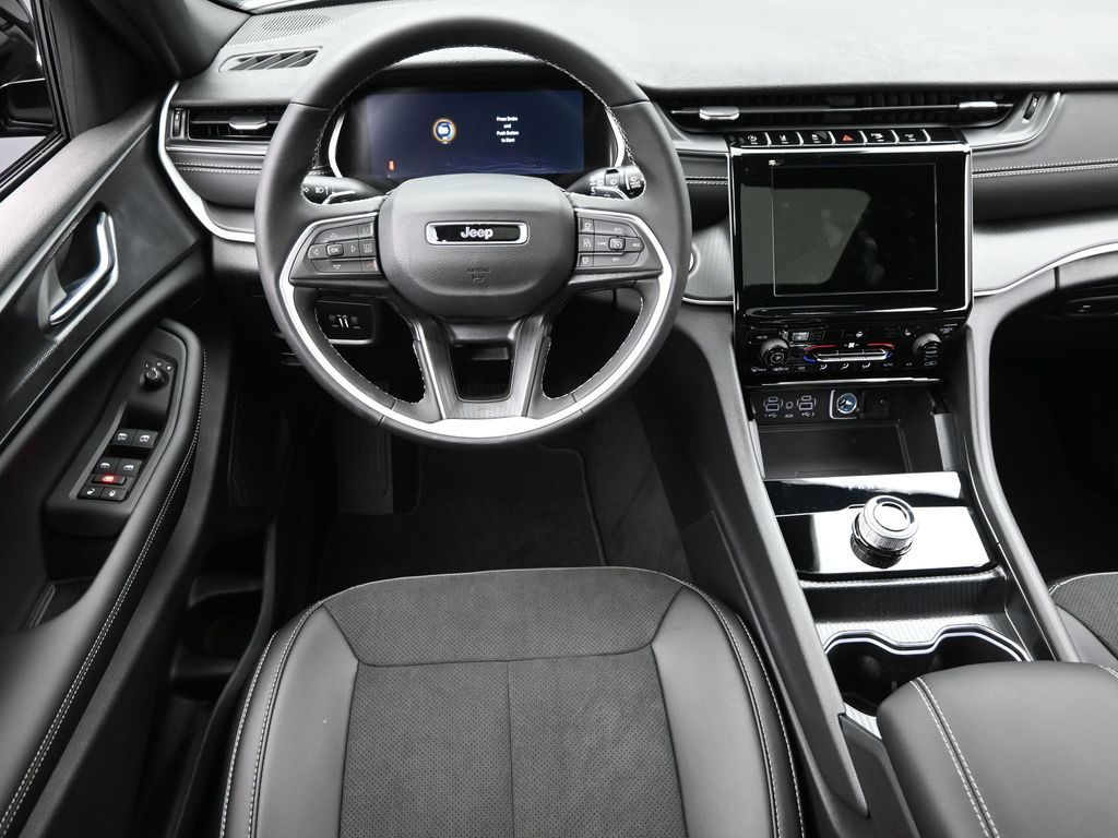 2025 Jeep Grand Cherokee Altitude X photo 9