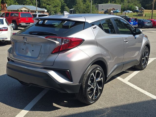2020 Toyota C-HR XLE photo 5