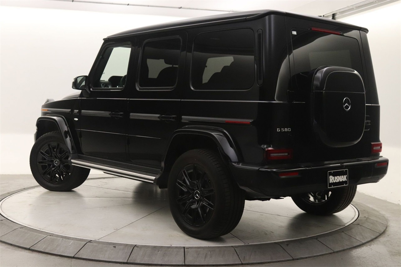 2025 Mercedes Benz G photo 2