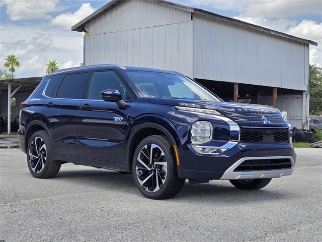 2025 Mitsubishi Outlander Plug-in Hybrid SEL's photo