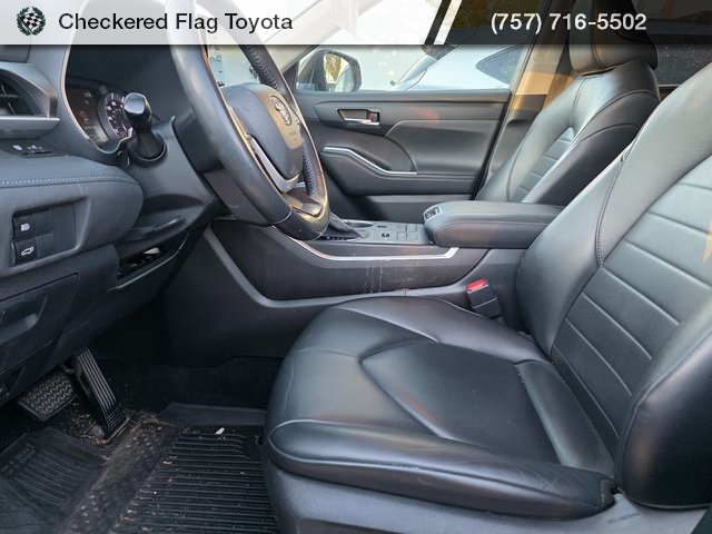 2022 Toyota Highlander XLE photo 8