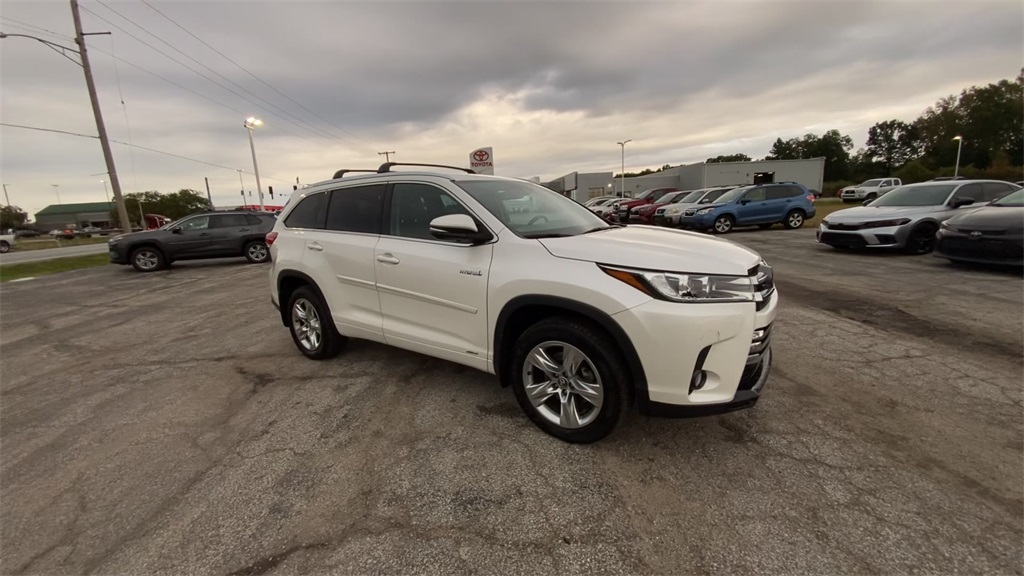 2018 Toyota Highlander Hybrid Limited photo 2
