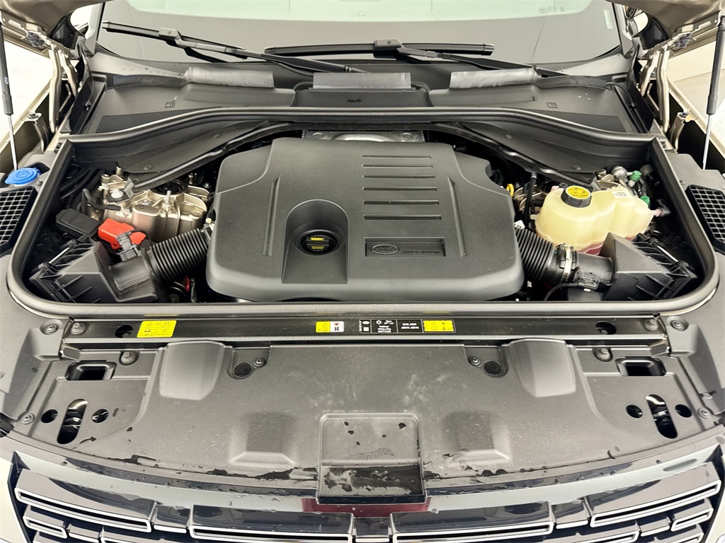 2025 Land Rover Range Rover SE photo 31