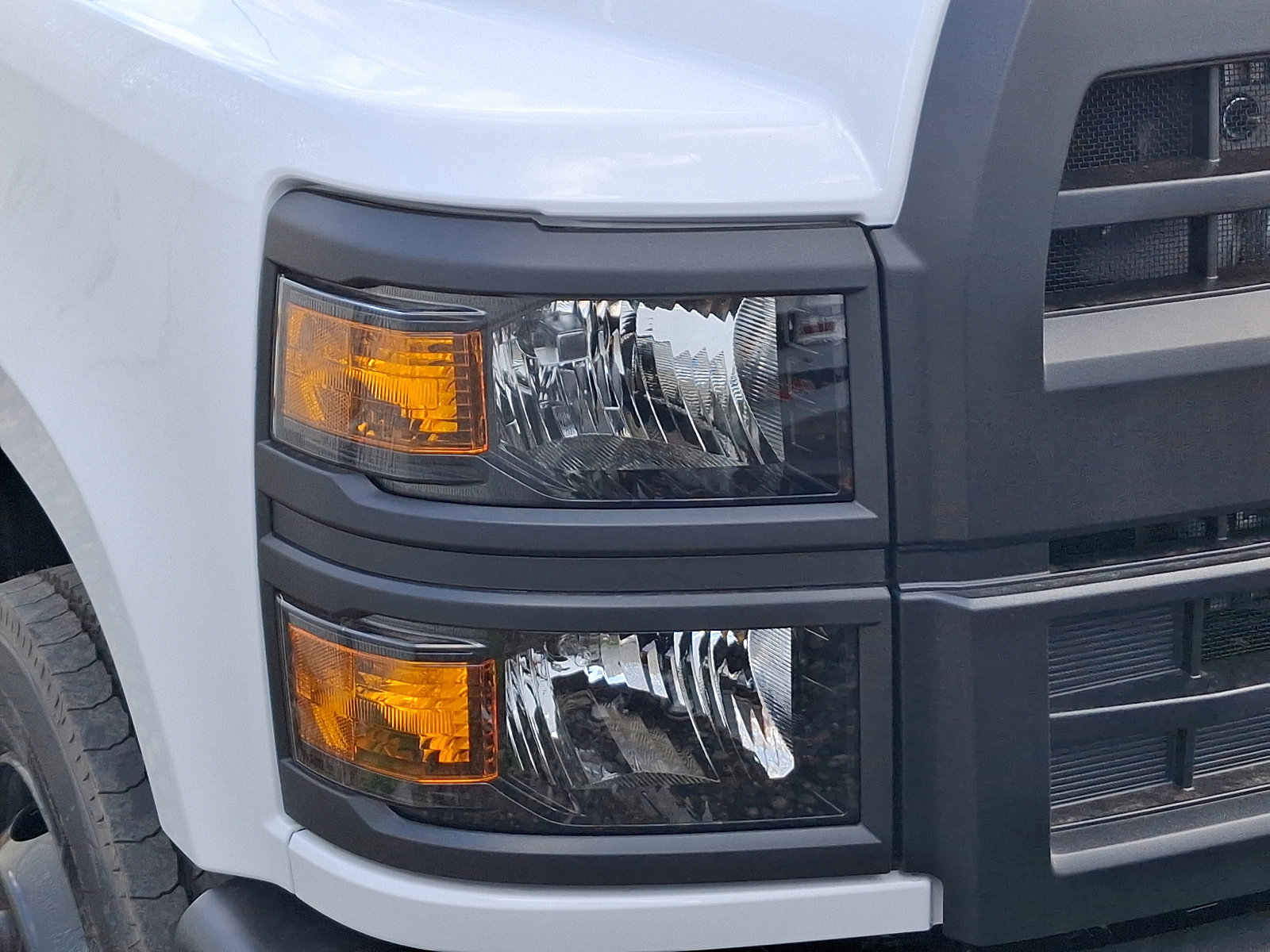 2024 Chevrolet Silverado 4500HD Work Truck photo 3