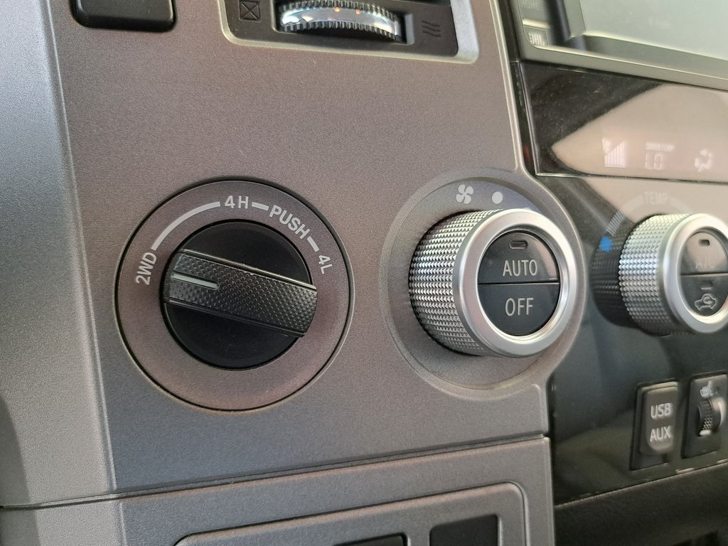 2014 Toyota Sequoia Limited photo 15