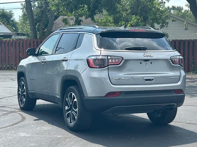 2022 Jeep Compass Limited photo 7
