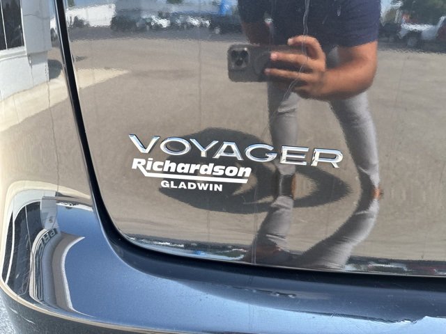 2023 Chrysler Voyager LX photo 14
