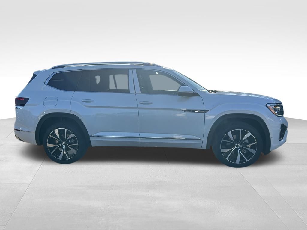 2026 Volkswagen Atlas SEL Premium R-Line photo 2