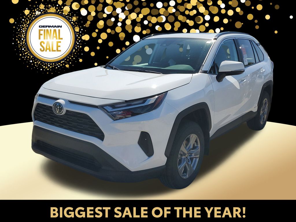 2025 Toyota RAV4 XLE's photo