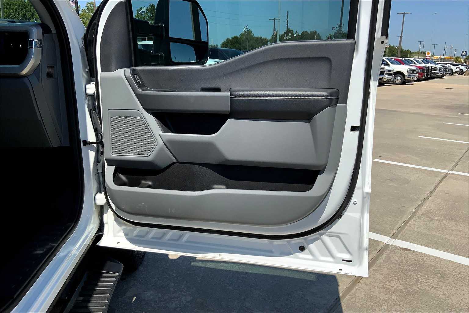 2024 Ford F-250 XLT photo 20