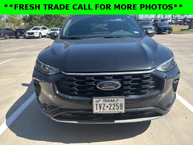 2023 Ford Escape ST-Line photo 2