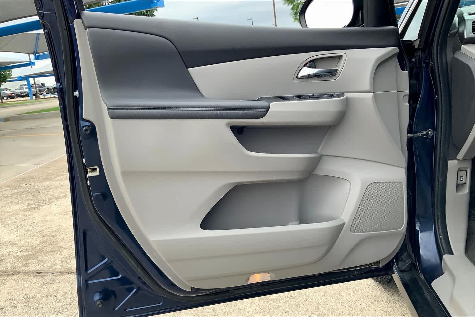 2015 Honda Odyssey EX photo 18