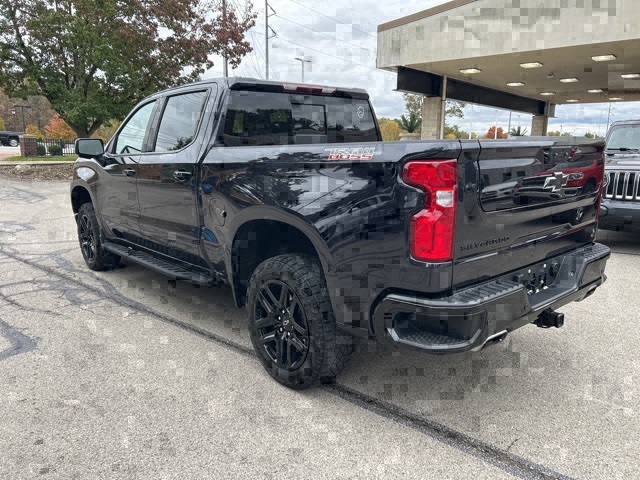 2022 Chevrolet Silverado 1500 LT Trail Boss photo 2