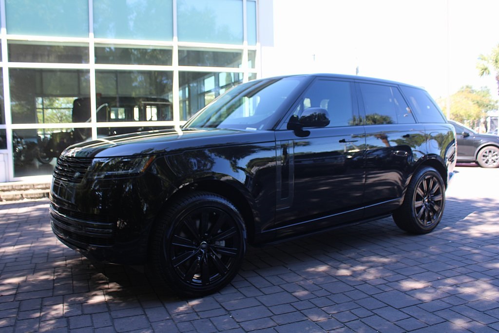2025 Land Rover Range Rover SE's photo