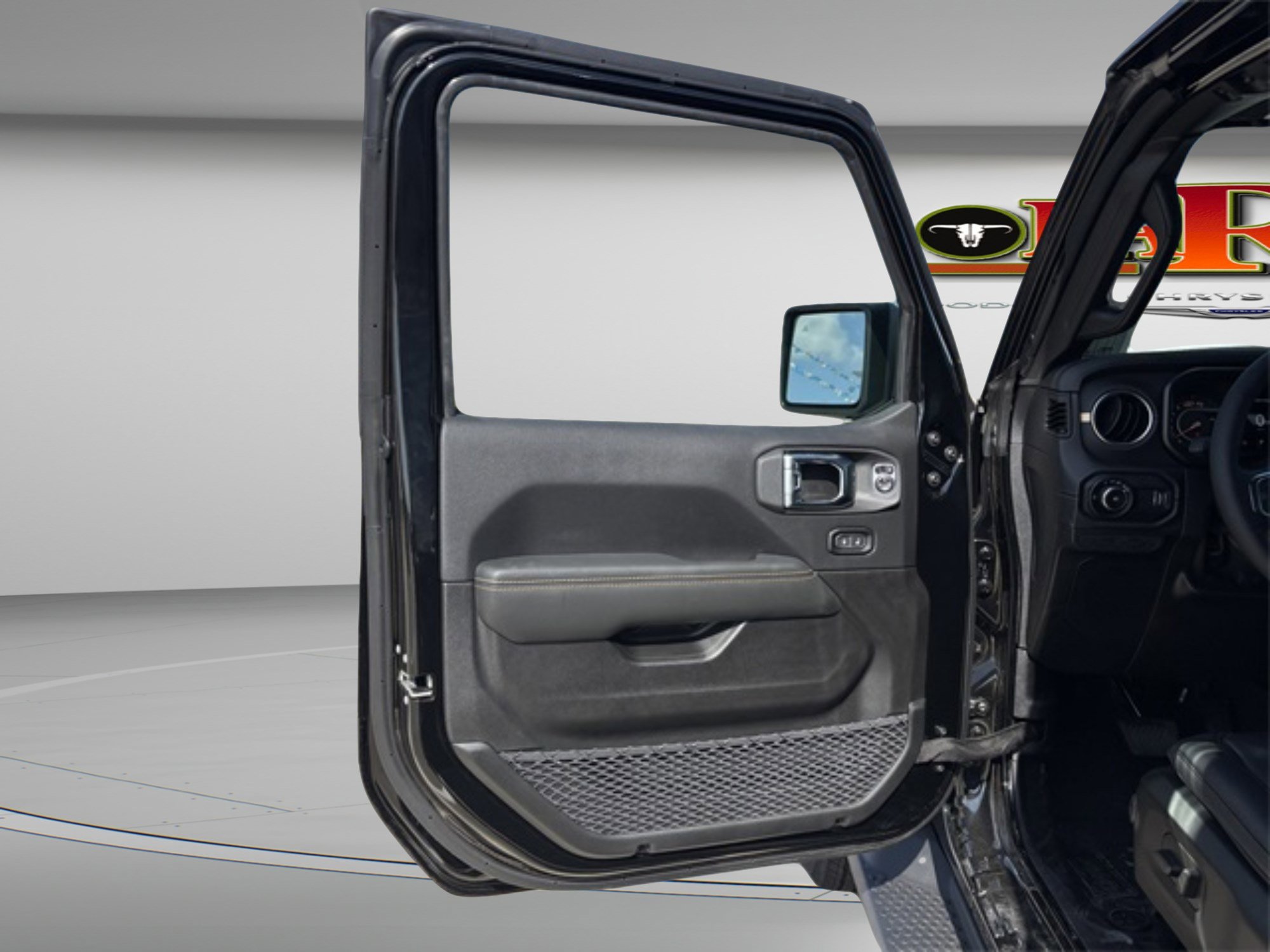 2025 Jeep Wrangler Sahara photo 25