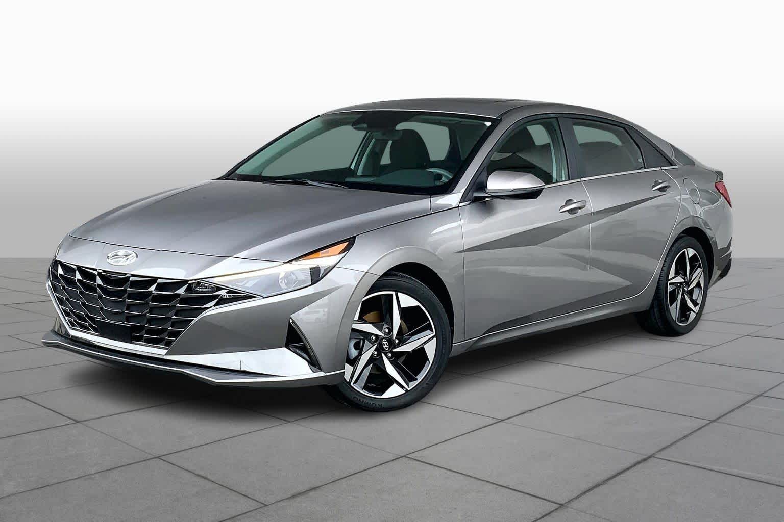 2022 Hyundai Elantra SEL's photo