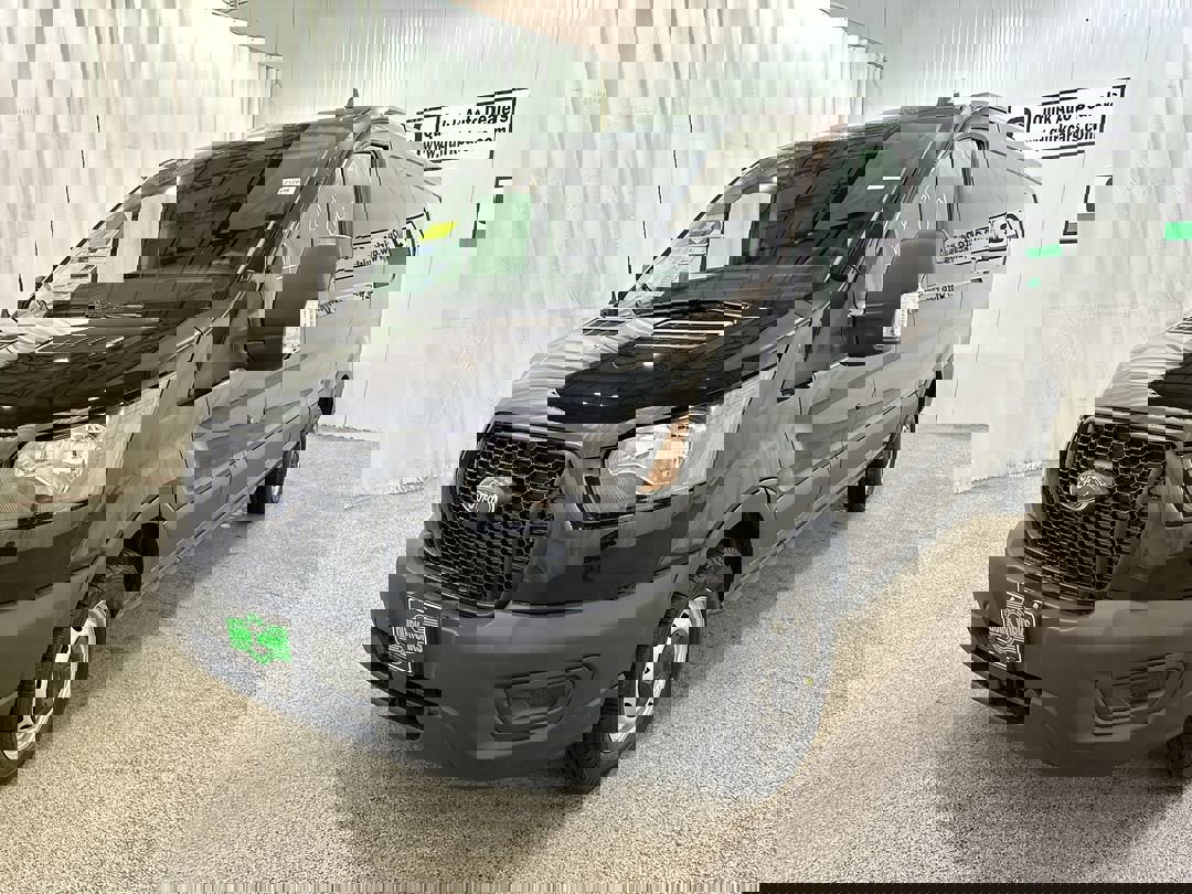 2025 Ford Transit Cargo Van photo 4