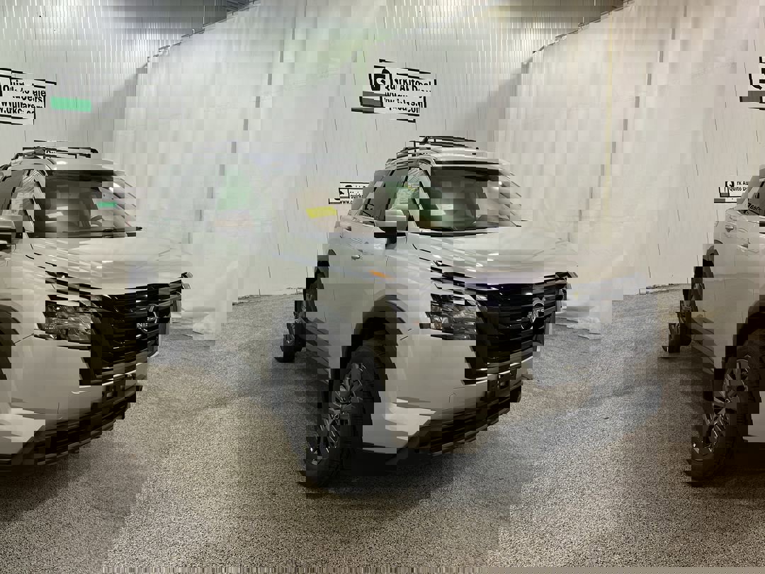 2025 Nissan Pathfinder SV photo 2