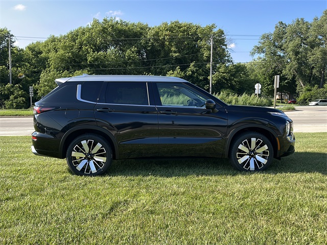 2025 Mitsubishi Outlander SEL photo 6