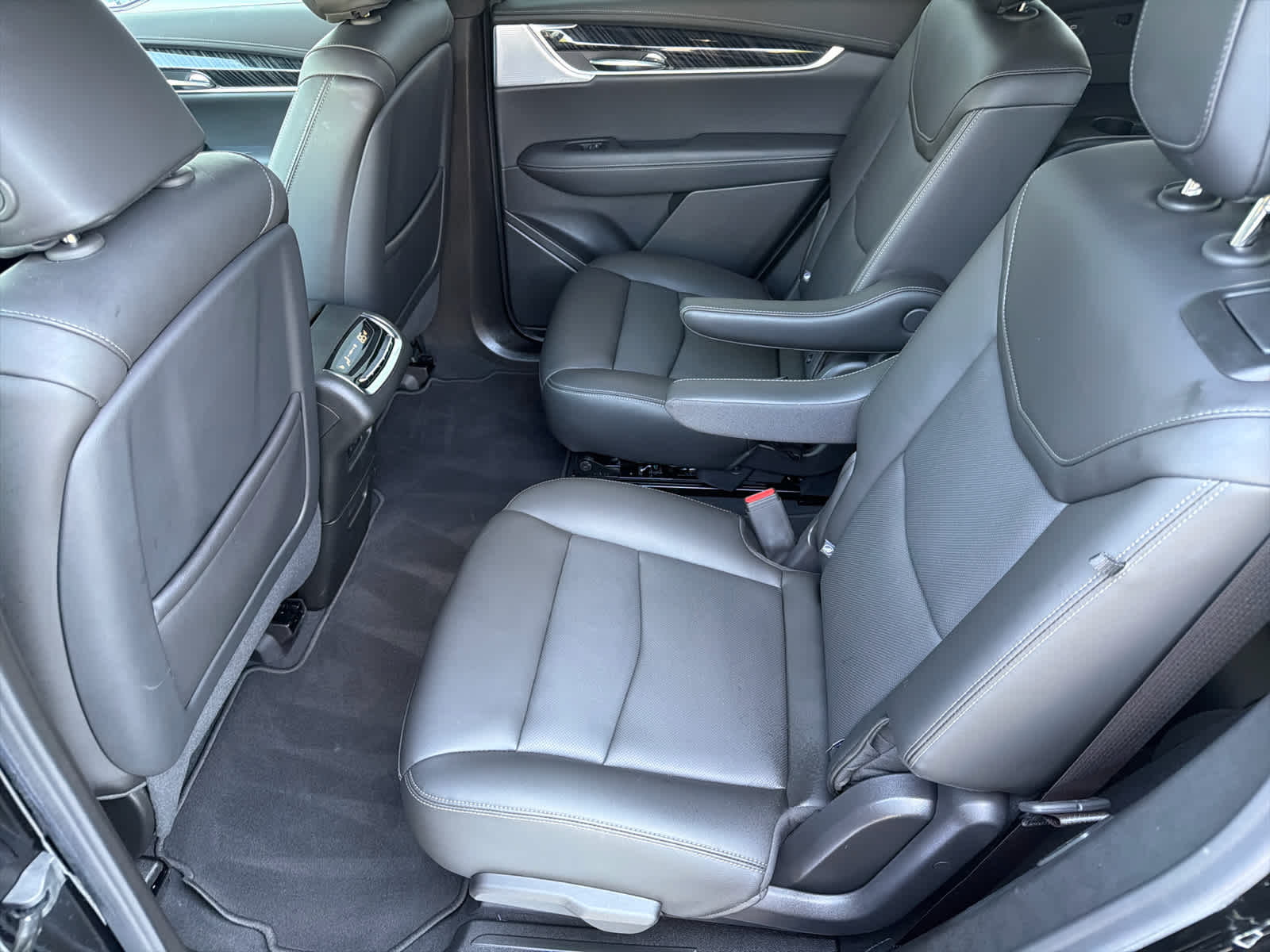 2025 Cadillac XT6 Premium Luxury photo 12