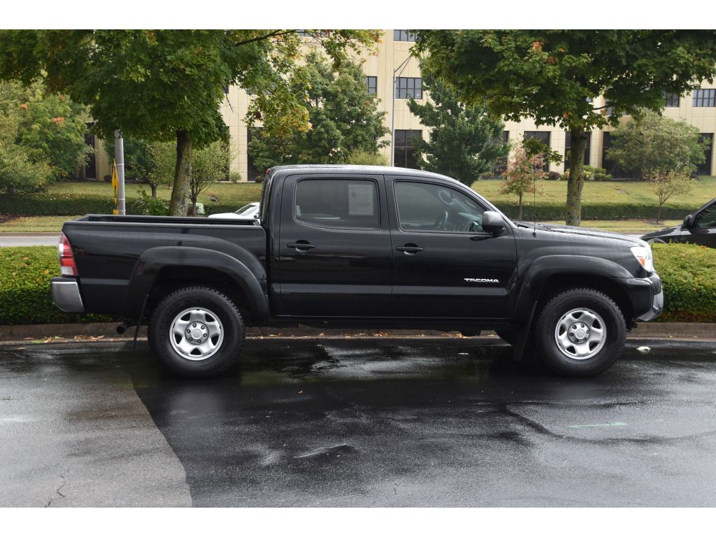 2013 Toyota Tacoma Base V6 4x4 photo 3