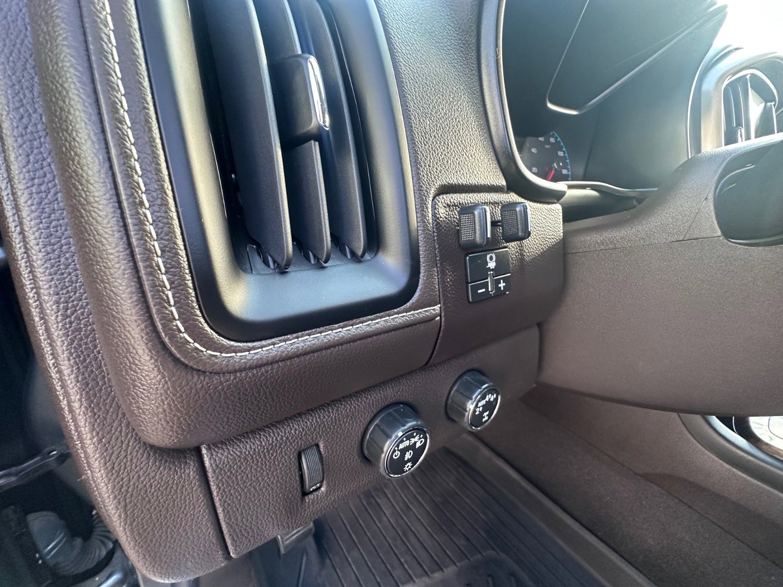 2021 Gmc Canyon Denali photo 9
