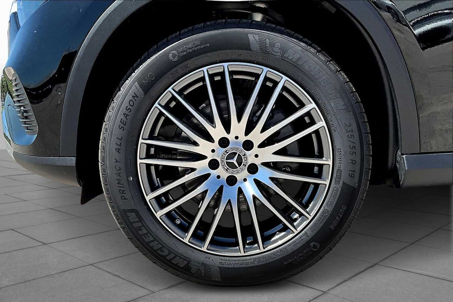 2026 Mercedes Benz GLC 300 photo 20